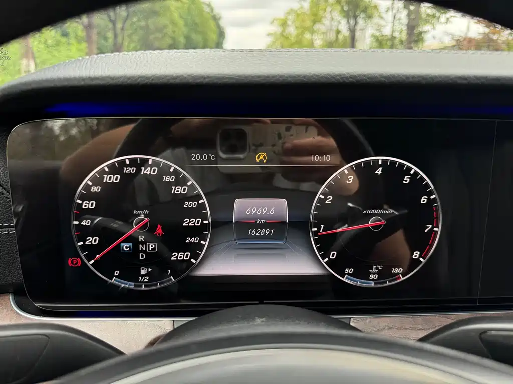 Mercedes-Benz E-Class — миниатюра 12