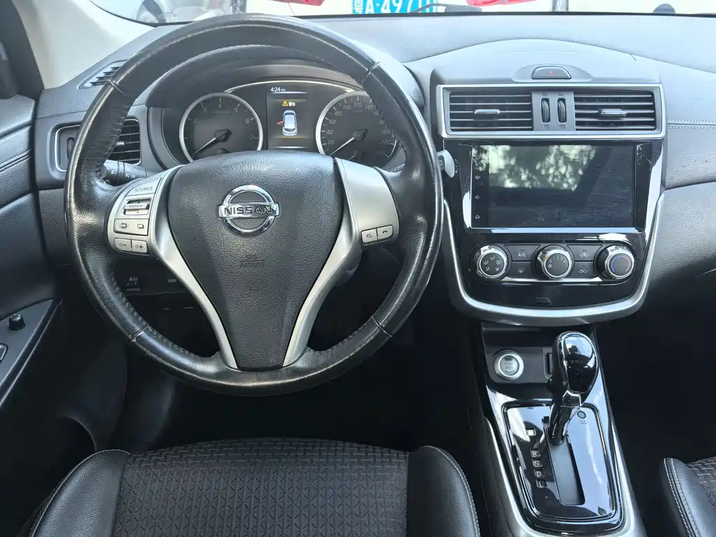 Nissan Tiida — миниатюра 11
