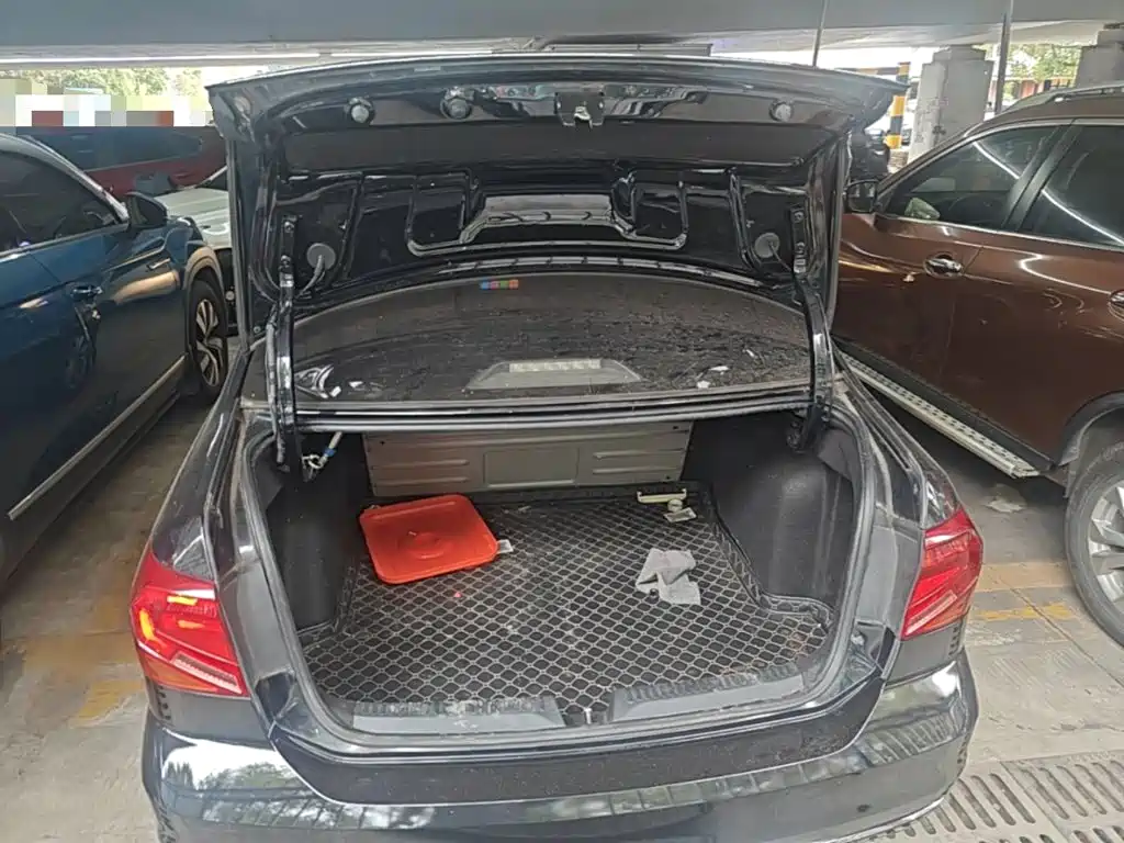 Volkswagen Jetta — миниатюра 19