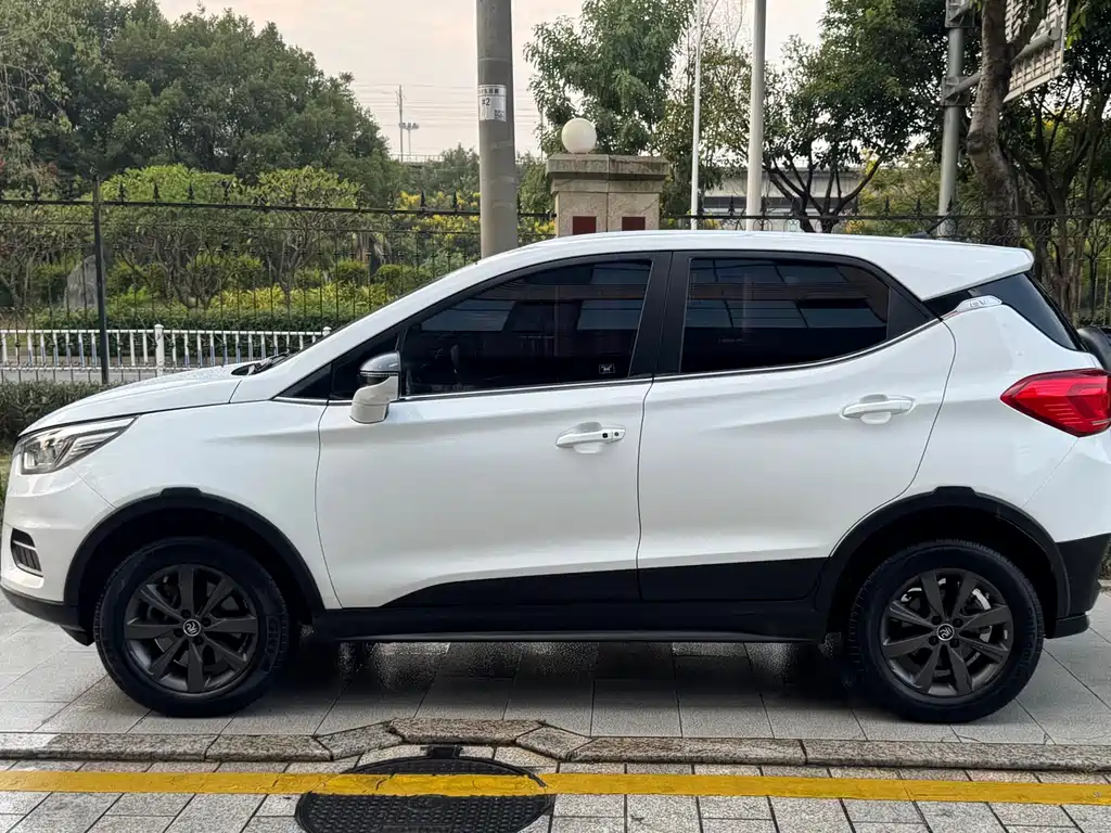 BYD Yuan EV — миниатюра 7