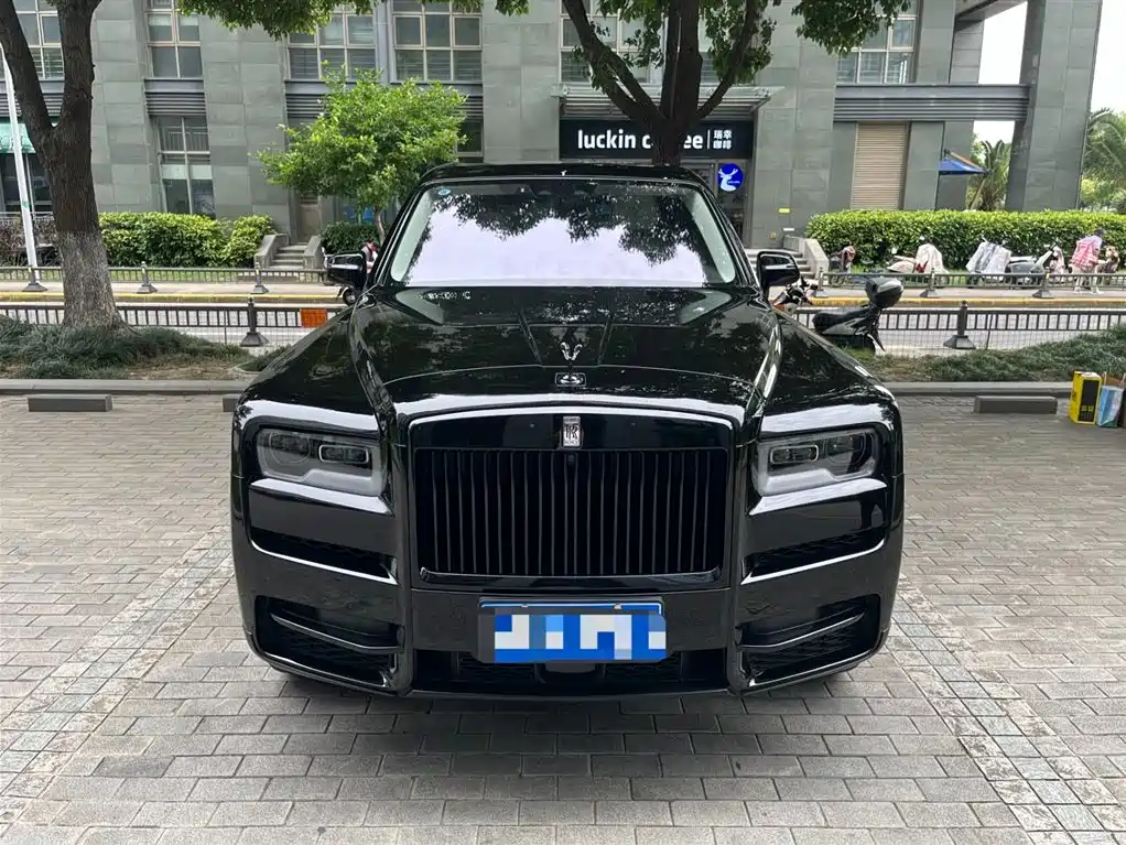 Rolls-Royce Cullinan 2018 мест