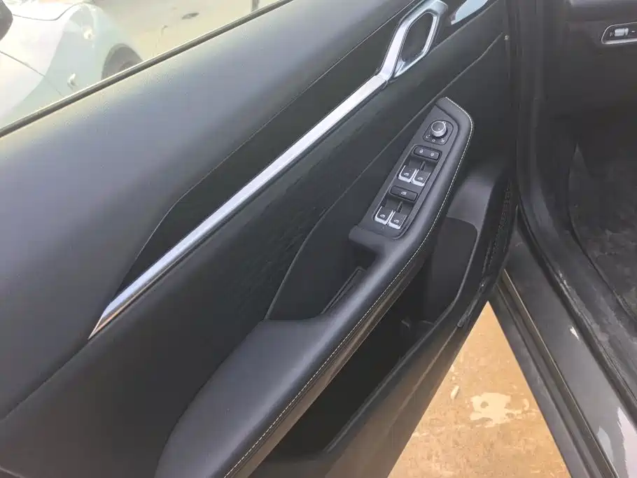 Geely Binyue — миниатюра 7