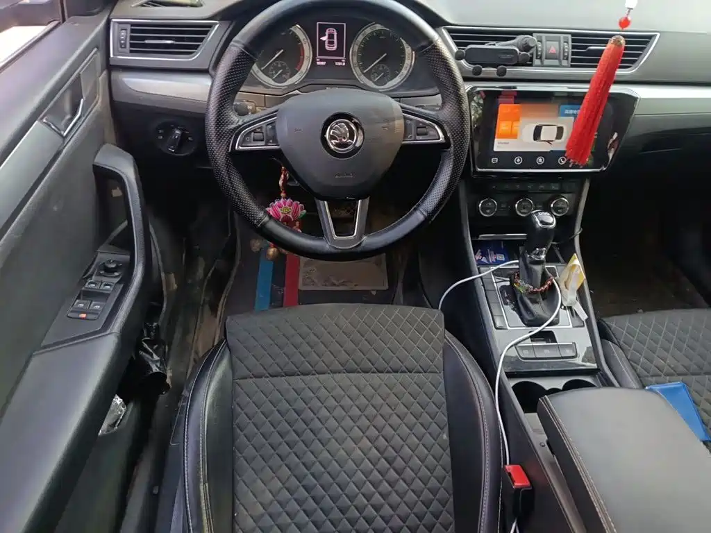 Skoda Superb — миниатюра 11