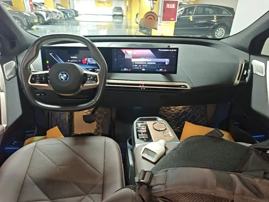 BMW iX — миниатюра 10
