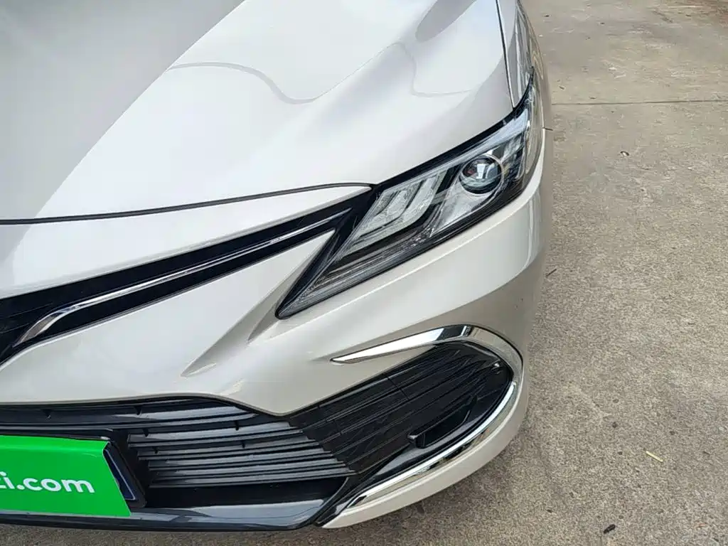 Toyota Camry — миниатюра 24