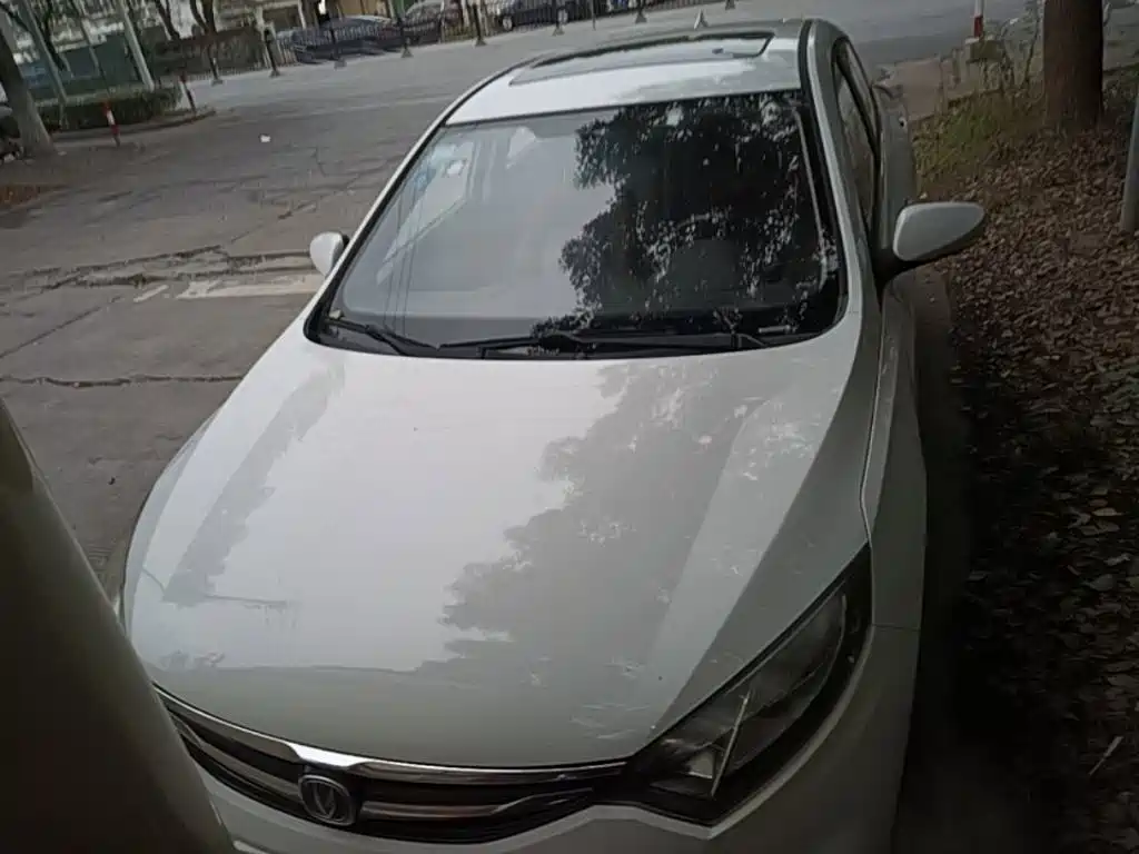 Changan Eado — миниатюра 3