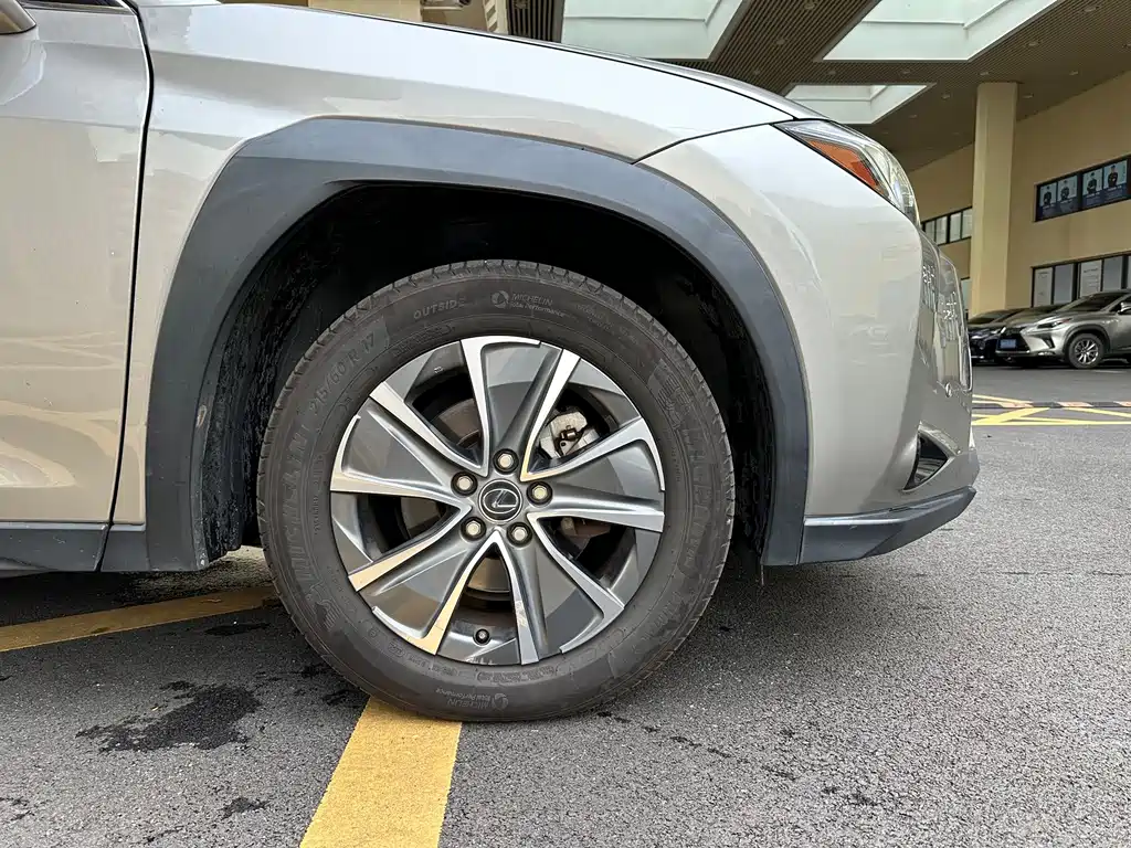 Lexus UX New Energy — миниатюра 22