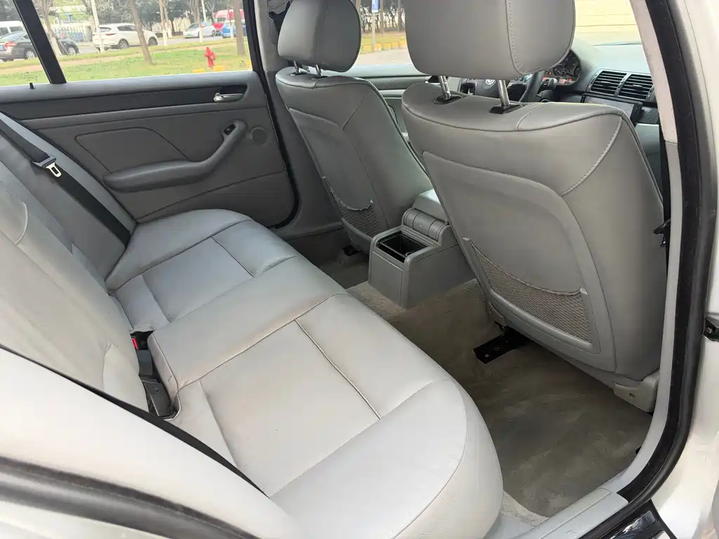 BMW 3 Series — миниатюра 15