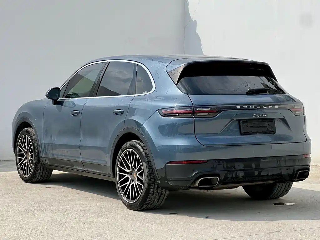 Porsche Cayenne — миниатюра 4