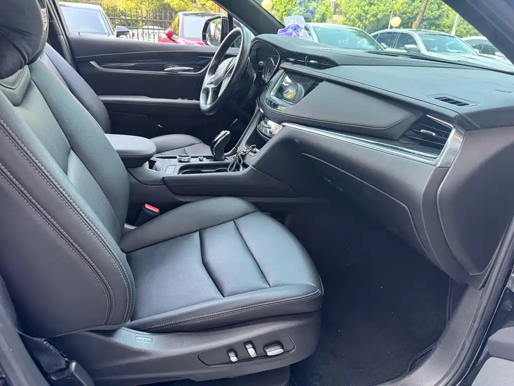 Cadillac XT5 — миниатюра 5