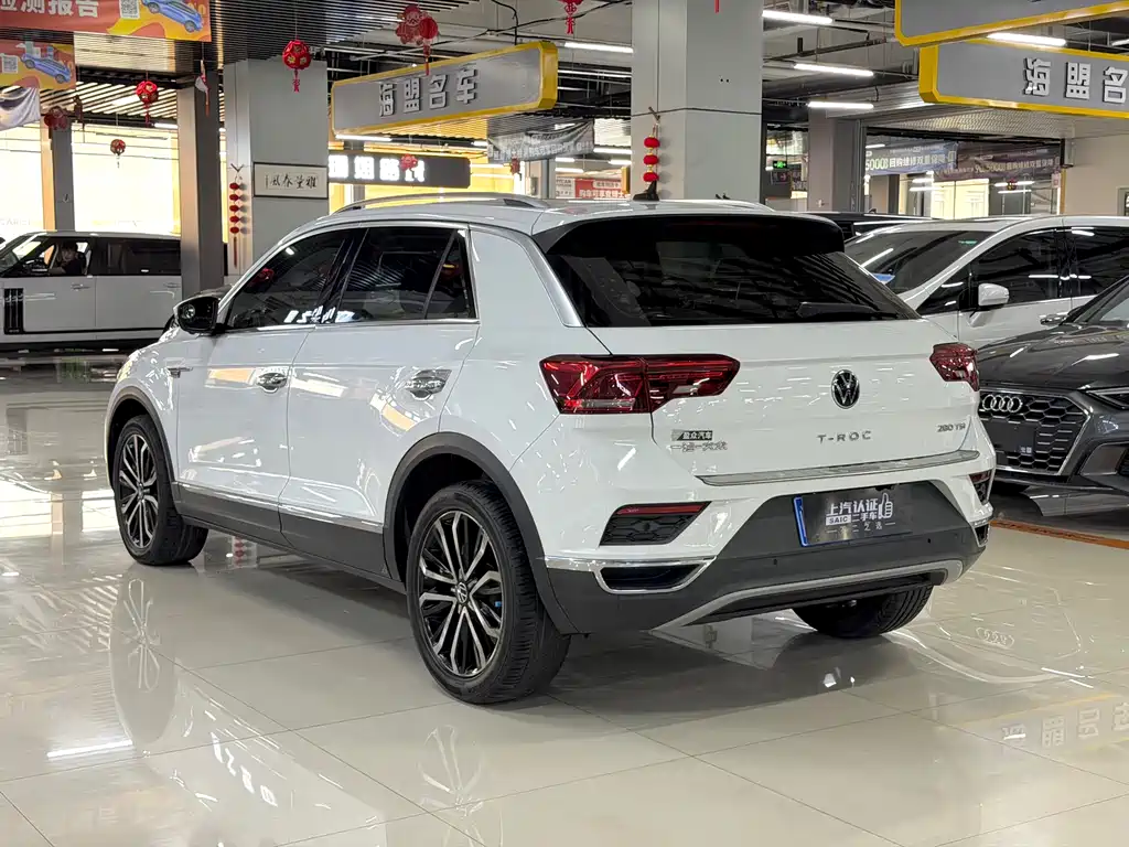 Volkswagen T-Roc 2022 280TSI DSG PLUS