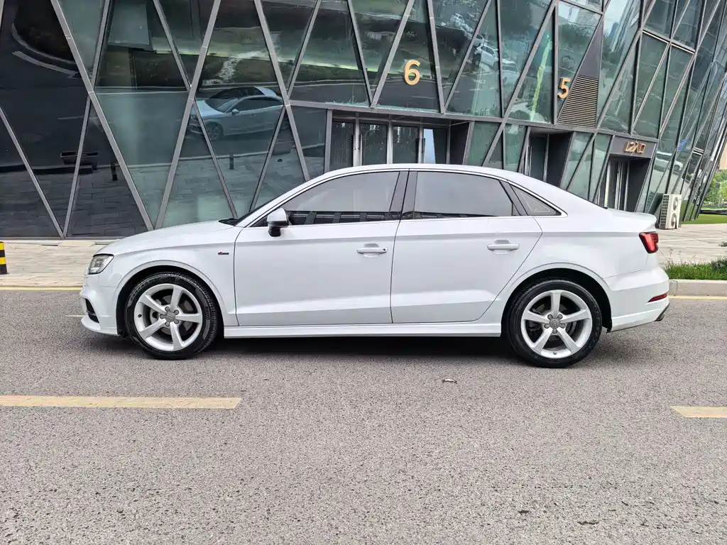 Audi A3 2017 Limousine 35 TFSI Fashion