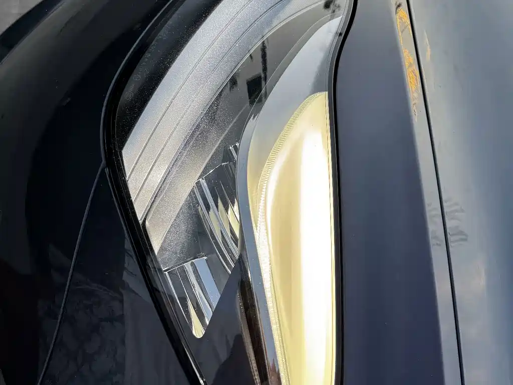 Tesla Model 3 — миниатюра 13