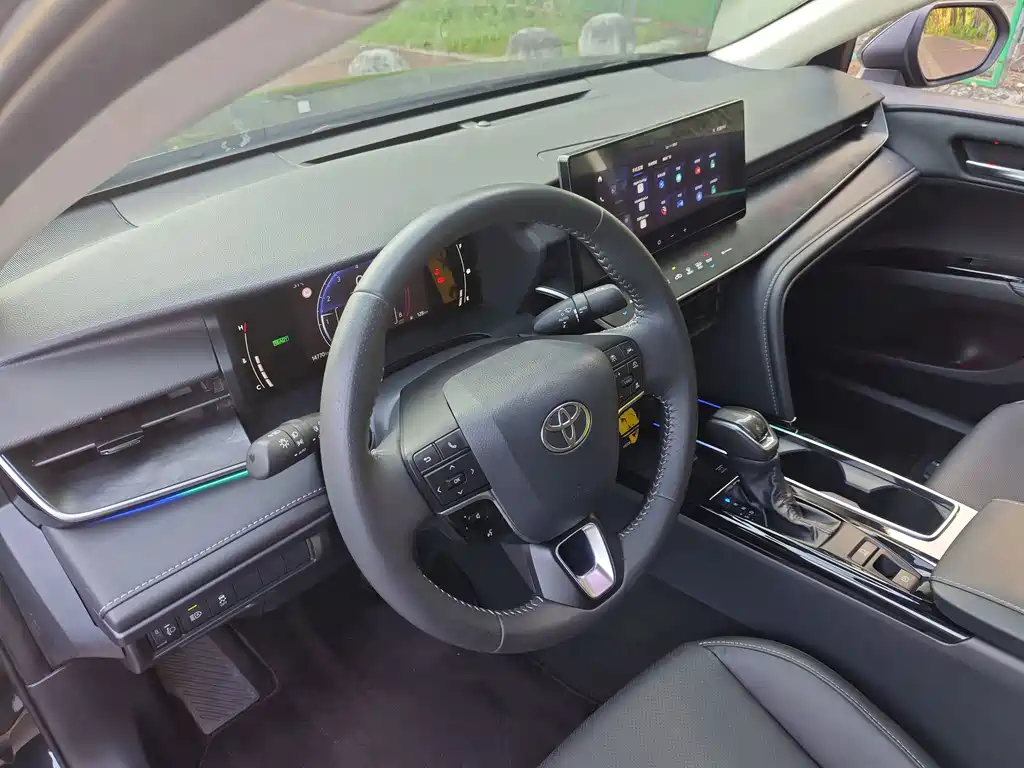 Toyota Camry — миниатюра 19