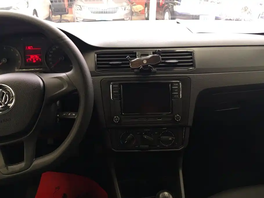 Volkswagen Santana — миниатюра 13