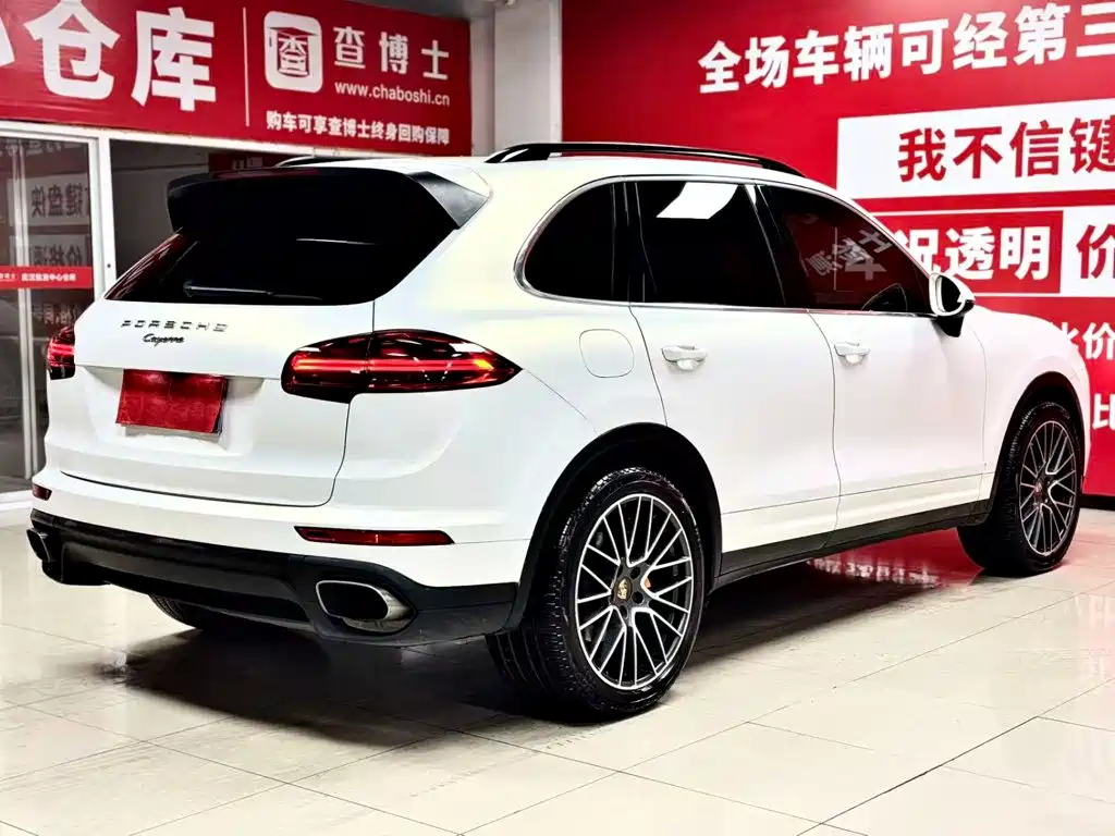 Porsche Cayenne — миниатюра 6