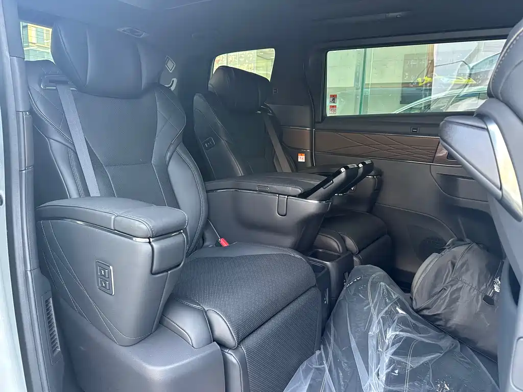 Toyota Alphard 2025 2.5L Premium