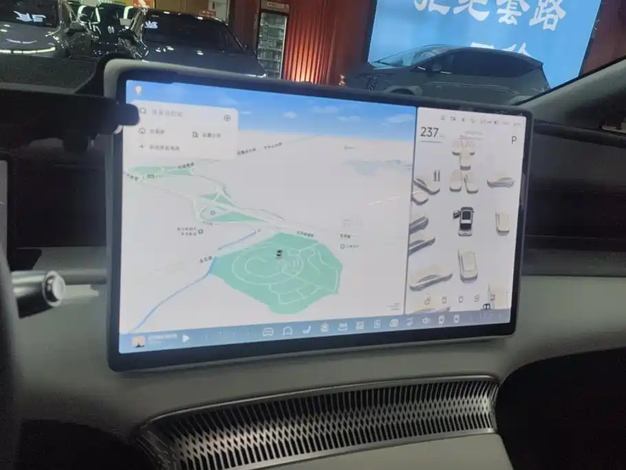 XPeng X9 — миниатюра 13