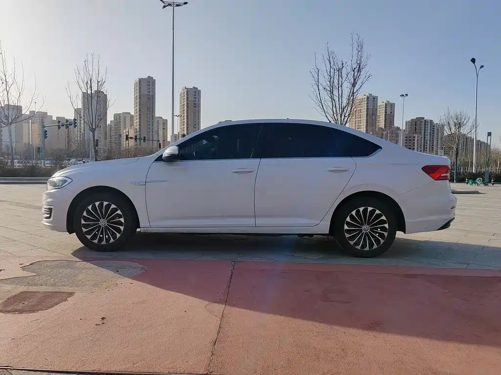 VOLKSWAGEN LAVIDA PURE ELECTRIC