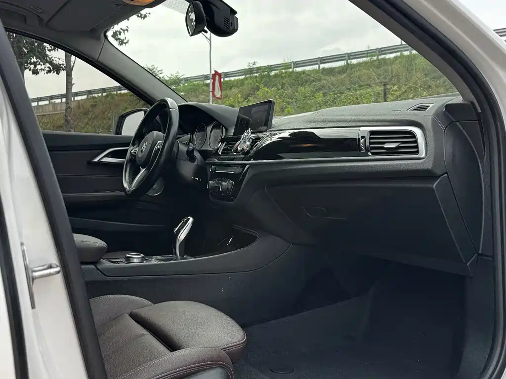 BMW 1 Series — миниатюра 12