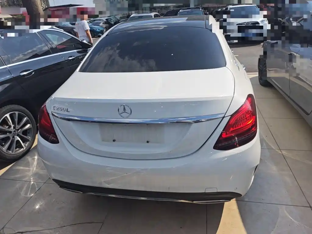 Mercedes-Benz C-Class — миниатюра 6
