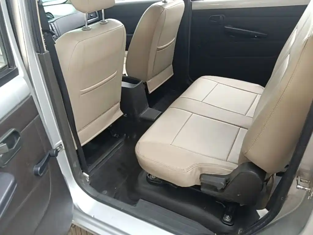 Wuling Hongguang — миниатюра 17