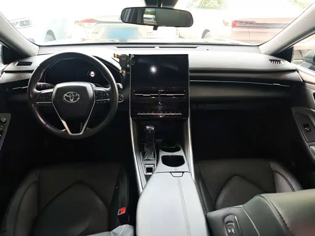 Toyota Avalon — миниатюра 10
