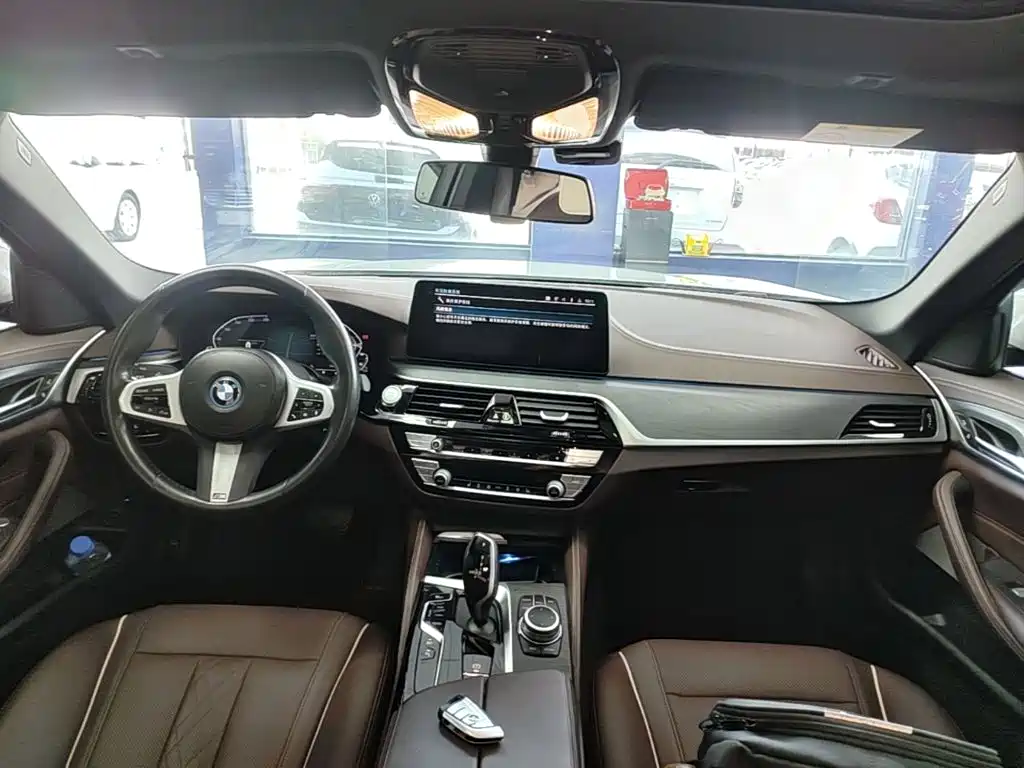BMW 5 Series 5 2022 535Le M Sport