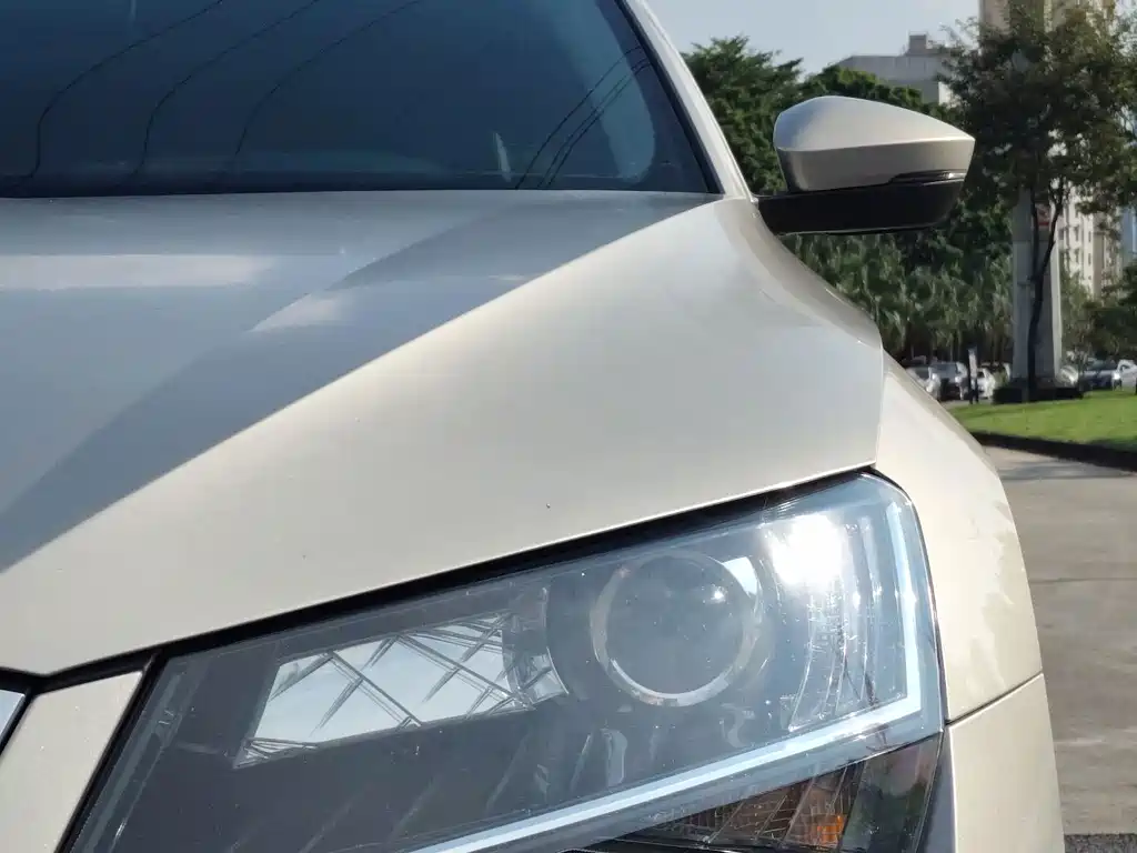 Skoda Superb — миниатюра 12