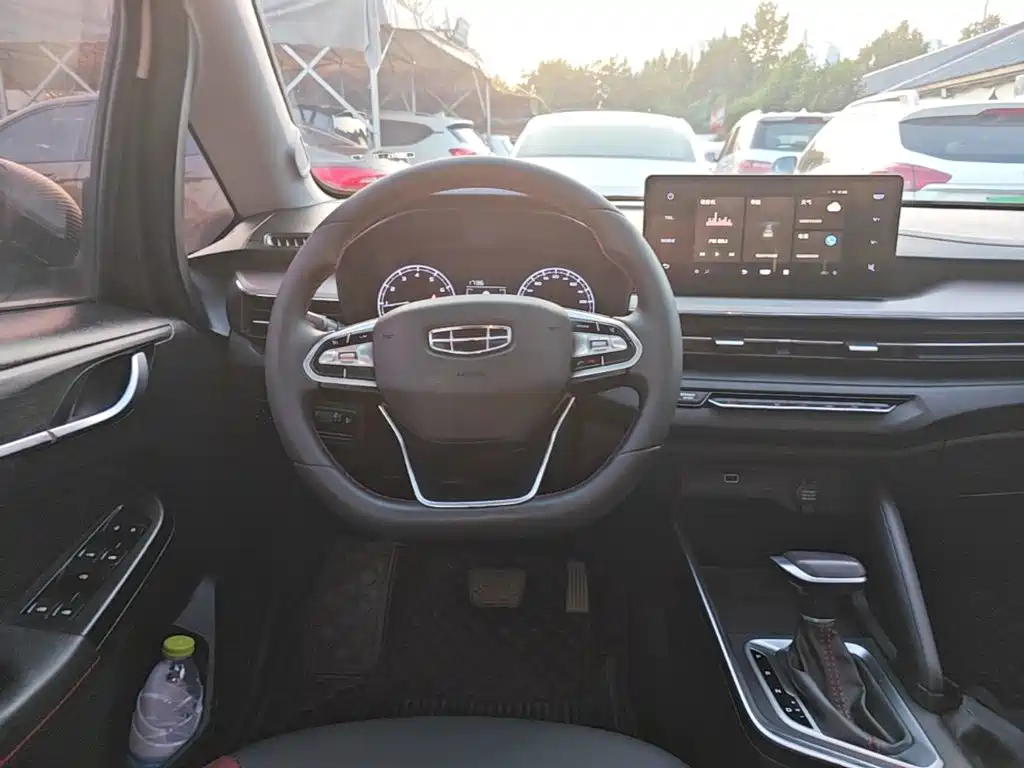 Geely Vision X3 — миниатюра 11