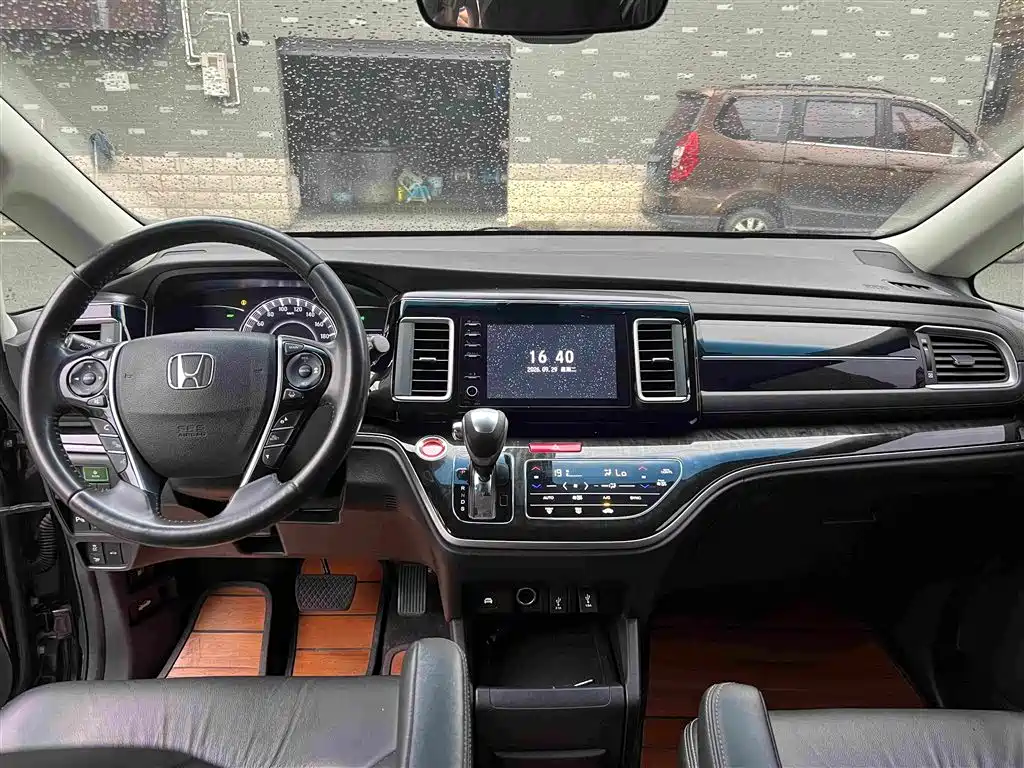 Honda Elysion — миниатюра 8