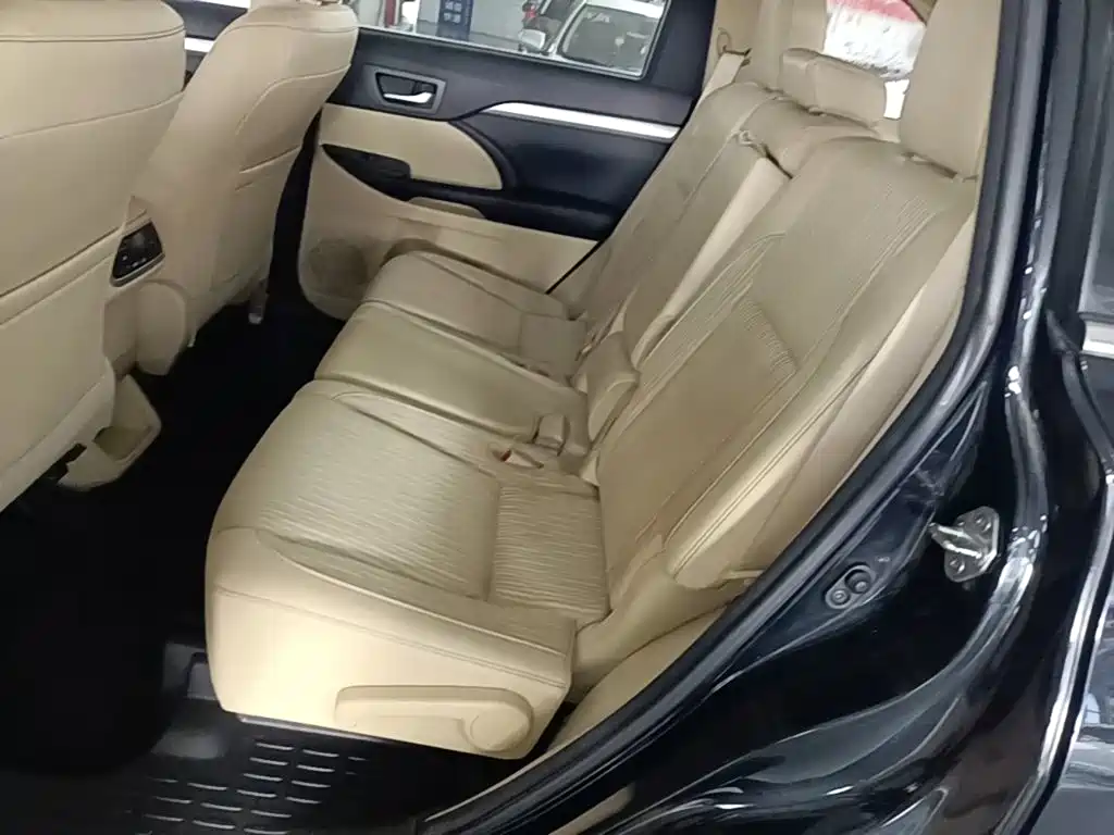Toyota Highlander — миниатюра 17
