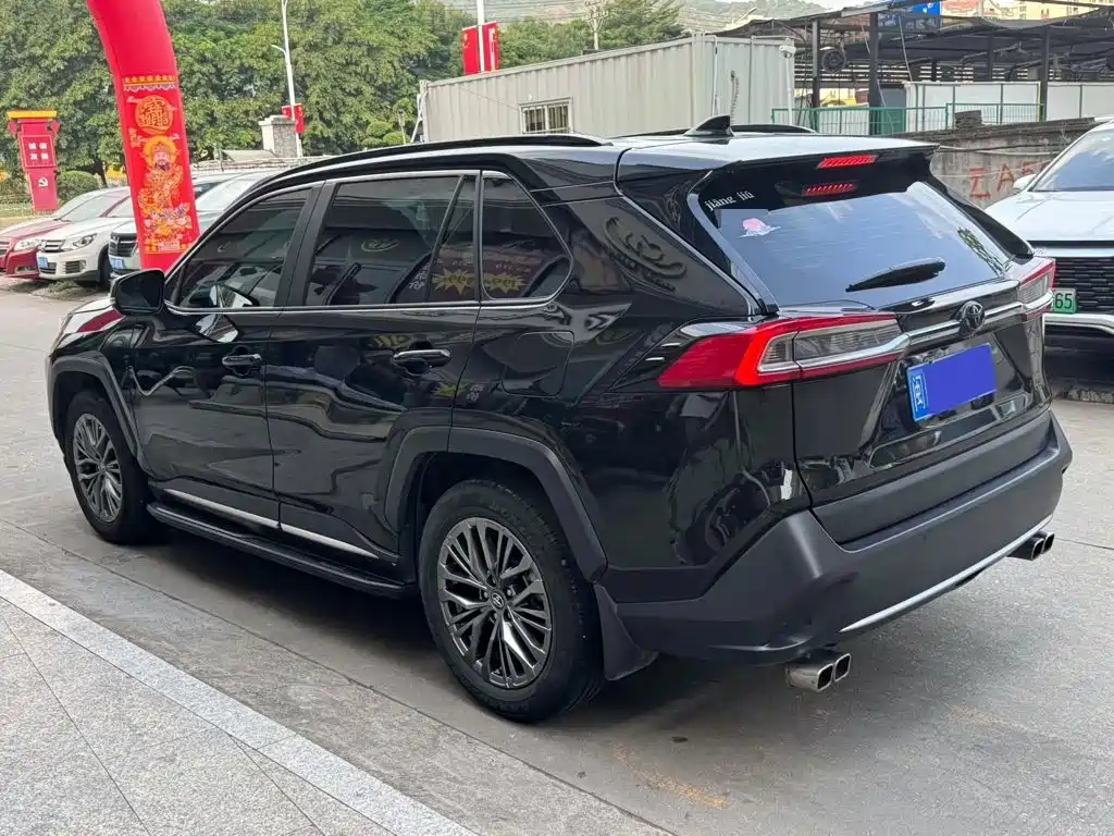 Toyota Wildlander — миниатюра 6