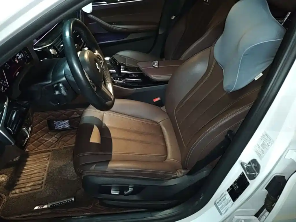 BMW 5 Series — миниатюра 15