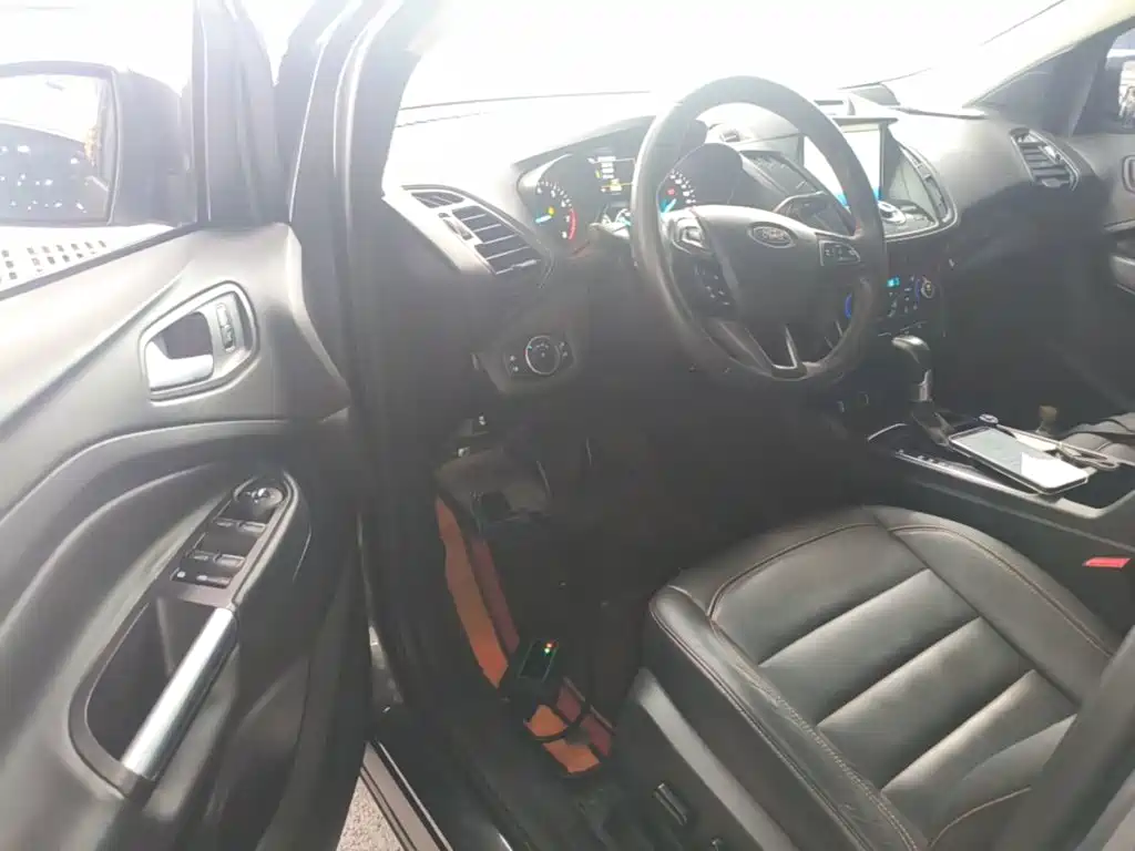 Ford Kuga — миниатюра 16