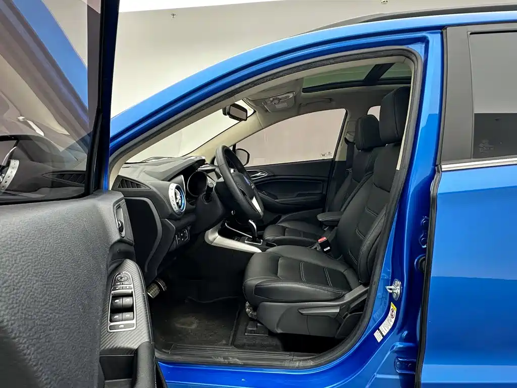 BYD Yuan EV — миниатюра 9