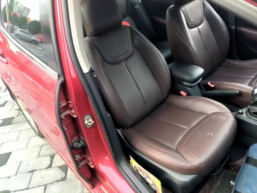 Peugeot 308 — миниатюра 25