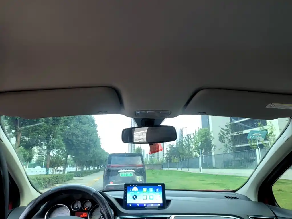 Peugeot 308 — миниатюра 18