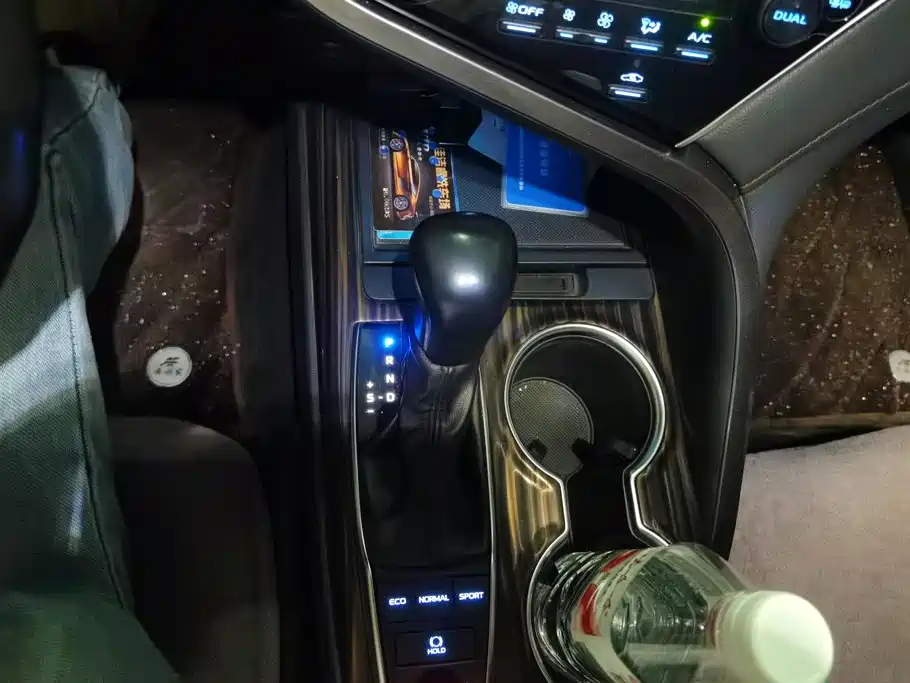 Toyota Camry — миниатюра 16