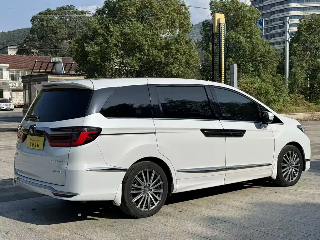 Honda Elysion — миниатюра 3