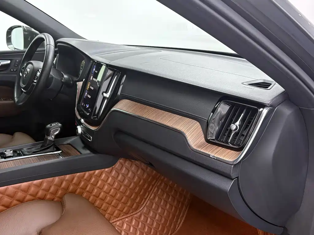 Volvo XC60 — миниатюра 9