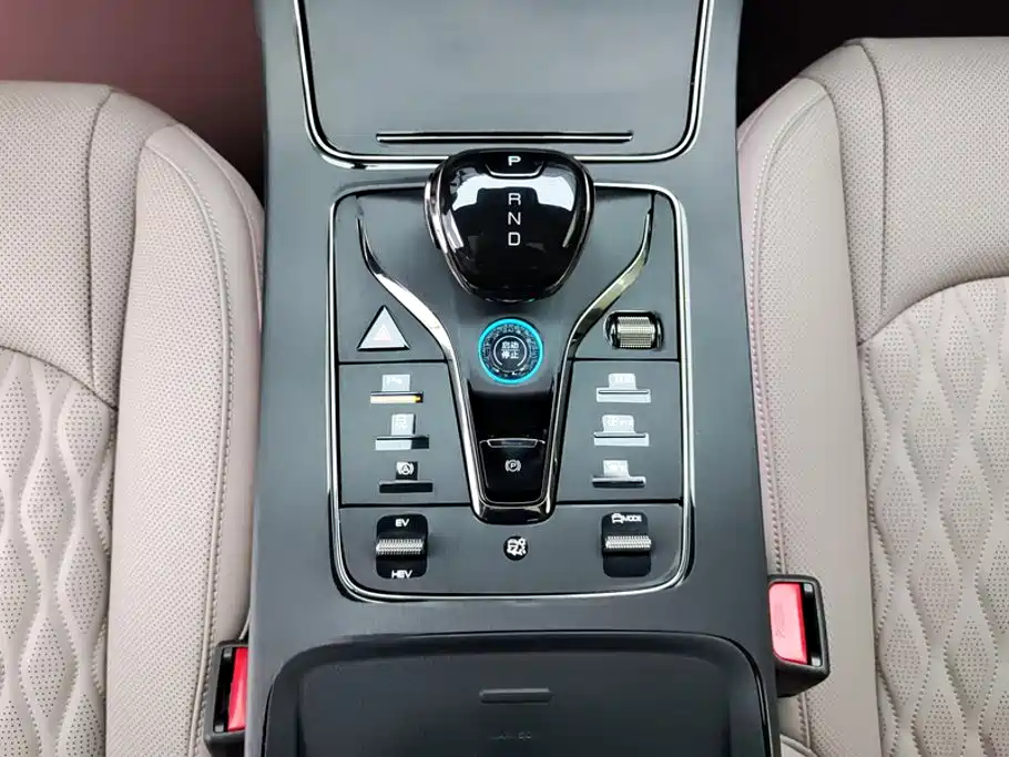 BYD Han — миниатюра 16