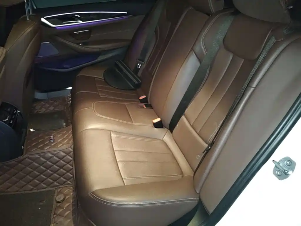 BMW 5 Series — миниатюра 17