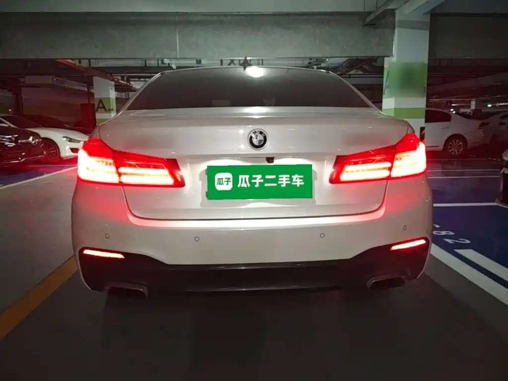BMW 5 Series — миниатюра 6