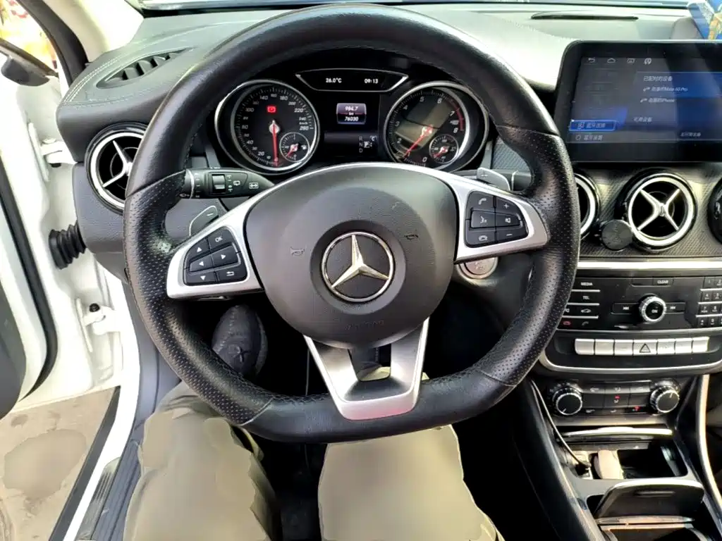 Mercedes-Benz GLA — миниатюра 11