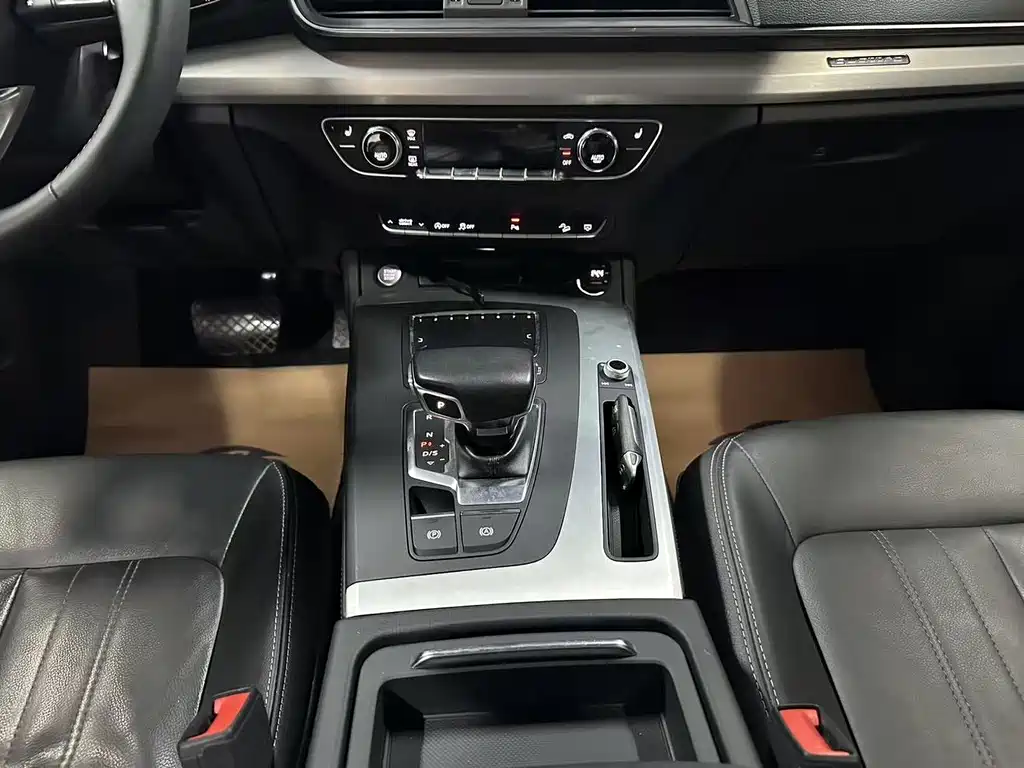 Audi Q5L — миниатюра 14