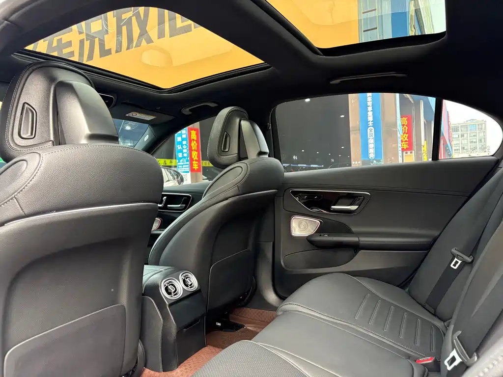 Mercedes-Benz C-Class — миниатюра 15