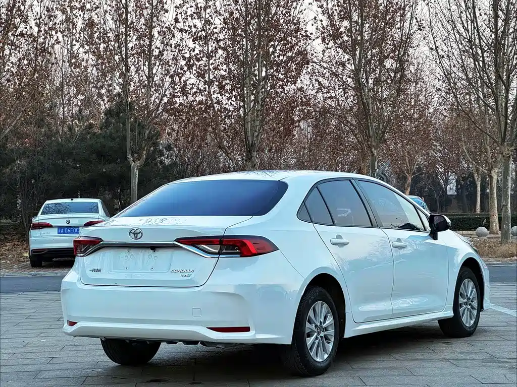 Toyota Corolla — миниатюра 10