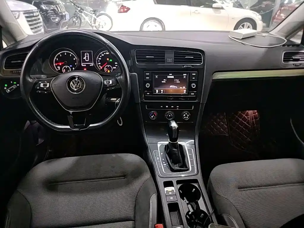Volkswagen Golf — миниатюра 10