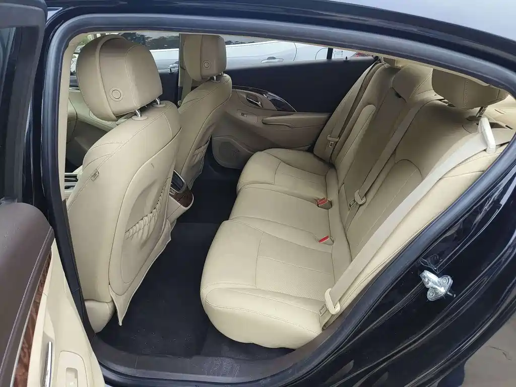 Buick LaCrosse — миниатюра 9